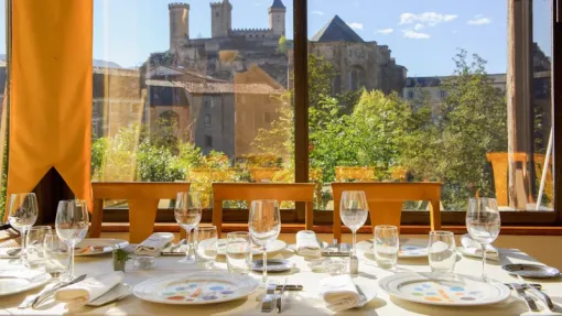 Découvrez les saveurs authentiques du centre-ville de Foix, Foix, Brit Hôtel Foix